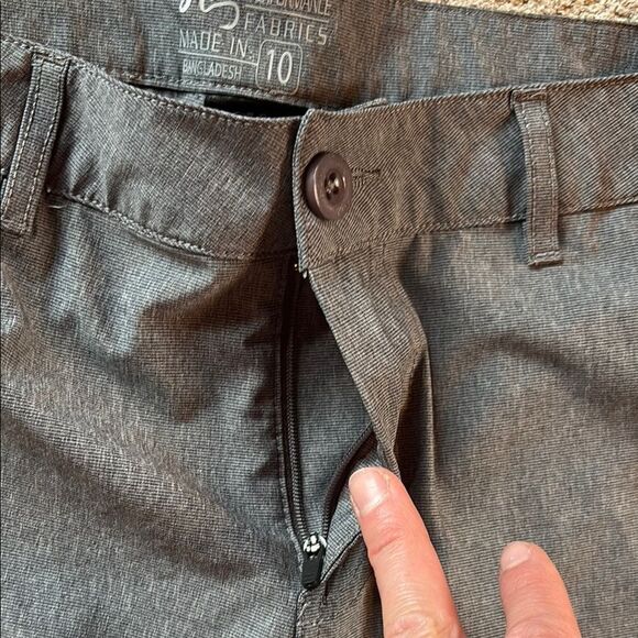 Huk Gray UV protection Shorts Athletic Stretch Casual - Picture 3 of 10